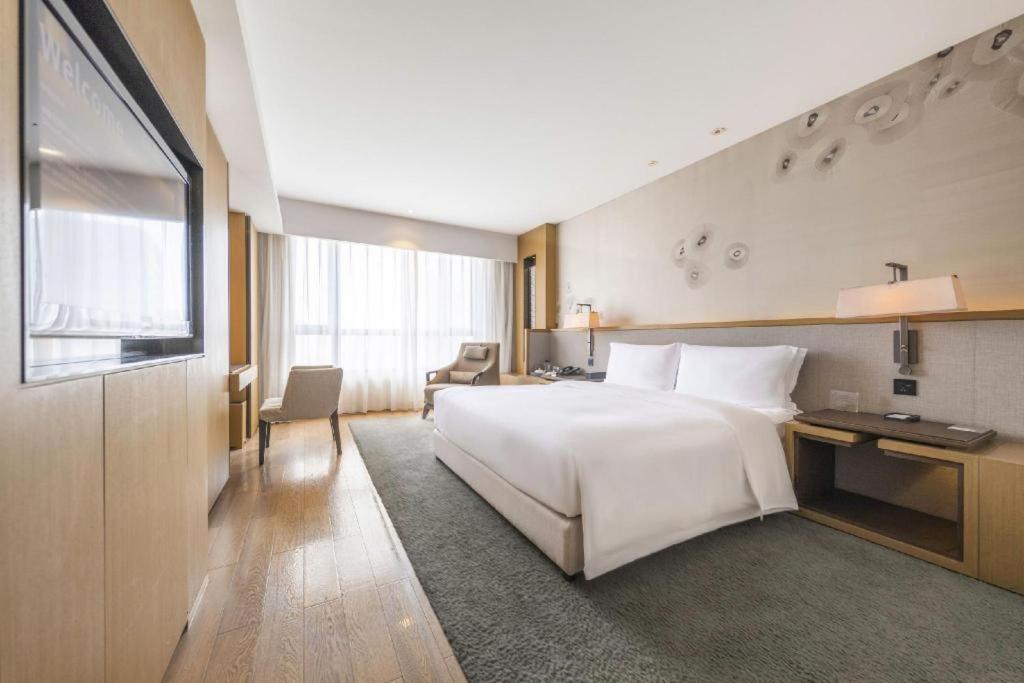 The East Hotel Hangzhou Bagian luar foto