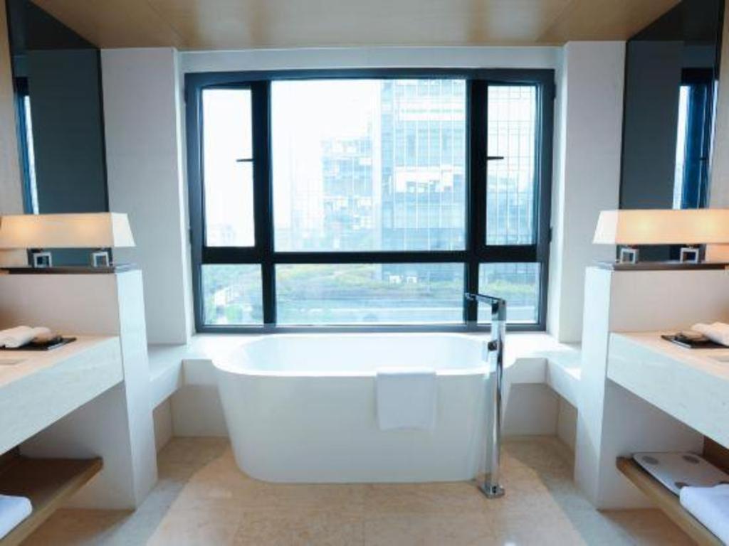 The East Hotel Hangzhou Bagian luar foto