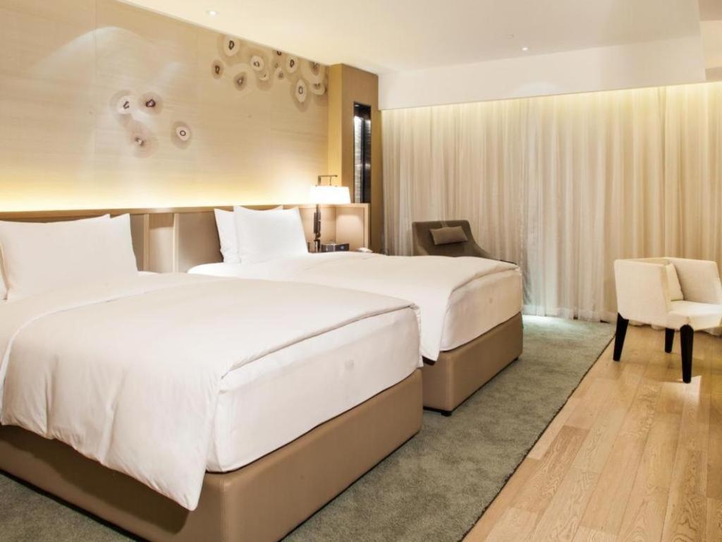 The East Hotel Hangzhou Bagian luar foto